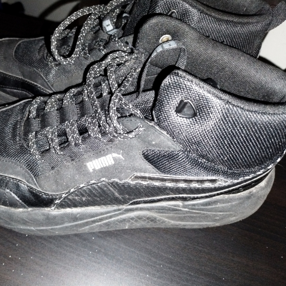 Black pumas